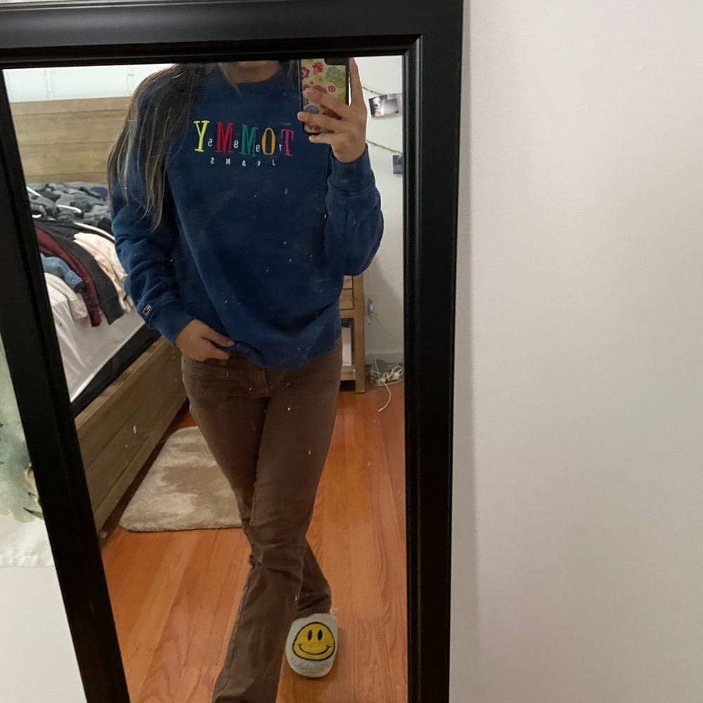 tommy crewneck